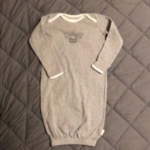 👗Burts Bees 0-9 month nightgown w/ cuffs for hands